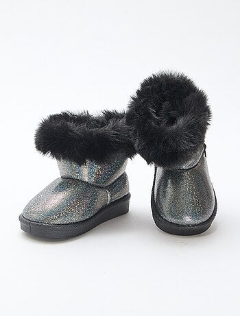 Botas brilhantes com forro