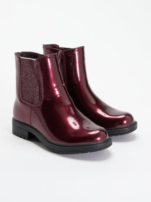 Botas Chelsea em imitação de pele com elásticos brilhantes - Kiabi Botas Chelsea em imitação de pele com elásticos brilhantes - Kiabi