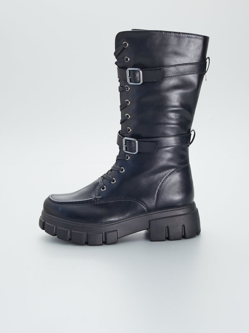 Botas com atacadores e sola dentada Preto - Kiabi