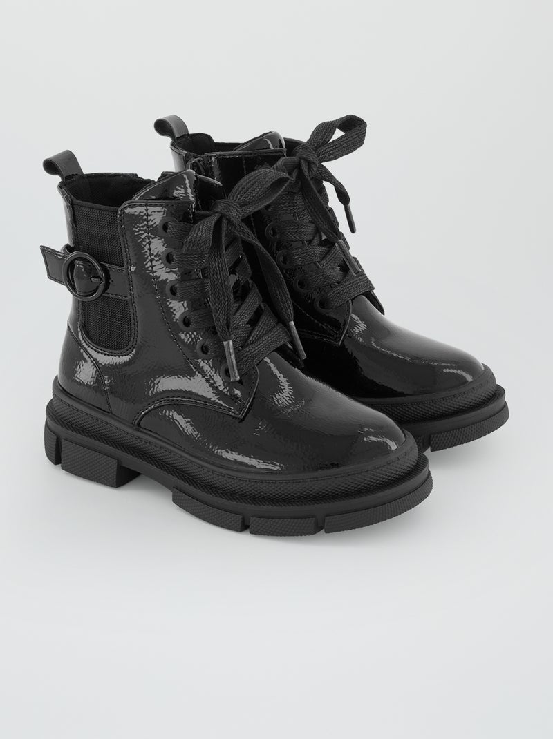Botas com atacadores e sola serrilhada Preto - Kiabi