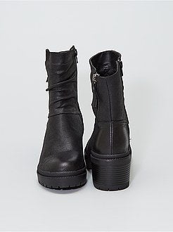 Botas com duas aberturas com fechos - Kiabi