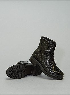 Botas com efeito cobra com verniz - Kiabi