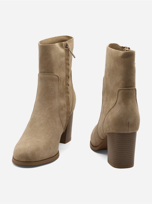 Botas com efeito de camurça - Kiabi Botas com efeito de camurça - Kiabi