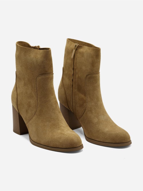 Botas com efeito de camurça - Kiabi Botas com efeito de camurça - Kiabi