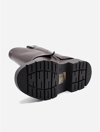 Botas com fecho de correr