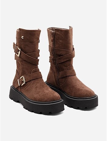 Botas com fecho de correr