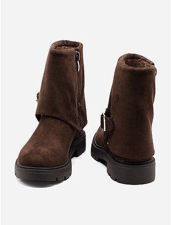 Botas com fecho de correr