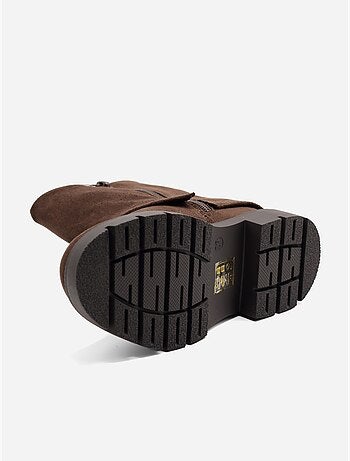 Botas com fecho de correr