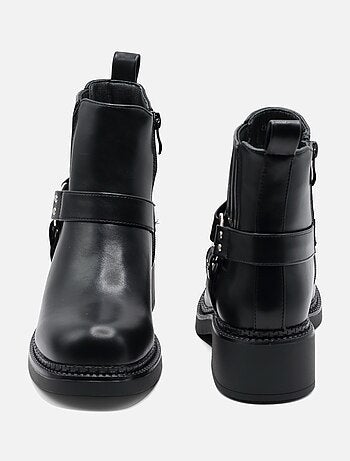 Botas com fecho de correr