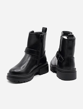 Botas com fecho de correr