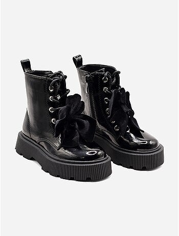 Botas com fecho de correr