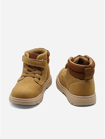 Botas com fecho de velcro