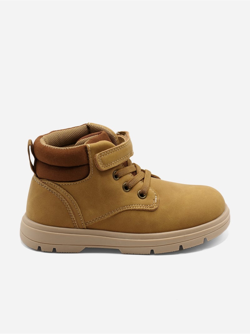 Botas com fecho de velcro Camelo - Kiabi