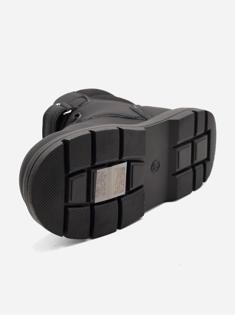 Botas com fecho de velcro Preto - Kiabi