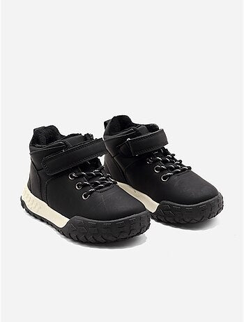 Botas com fecho de velcro