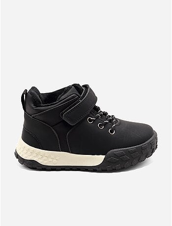 Botas com fecho de velcro