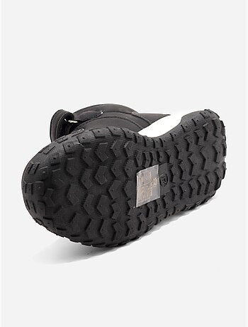 Botas com fecho de velcro