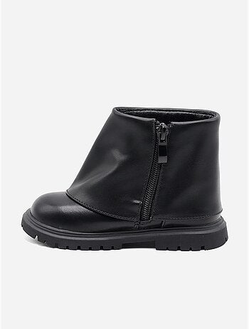 Botas com fecho