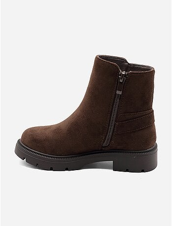 Botas com fivela de ardilão
