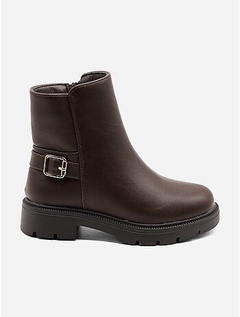 Botas com fivela de ardilão
