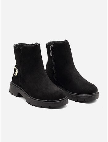 Botas com fivela de ardilão