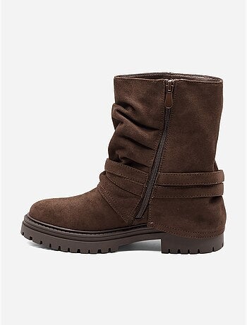 Botas com franjas