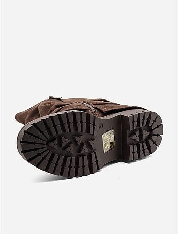 Botas com franjas
