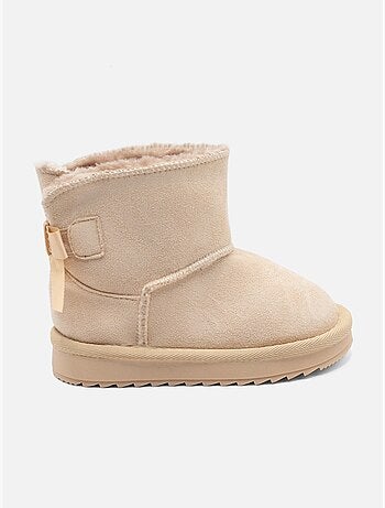 Botas com laços