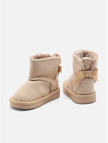 Botas com laços