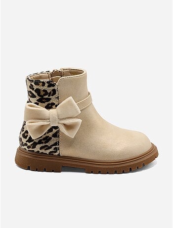 Botas com laços
