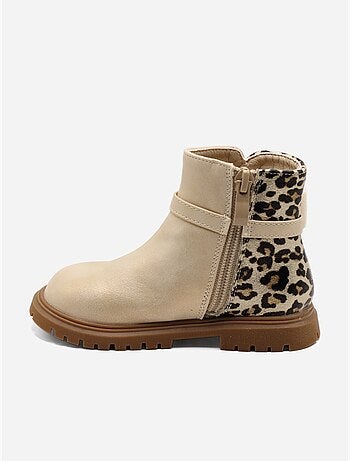 Botas com laços