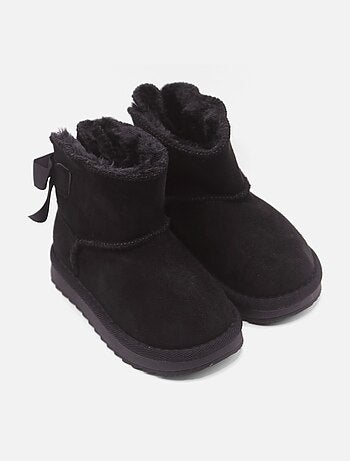 Botas com laços
