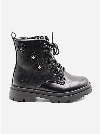 Botas com motivos decorativos