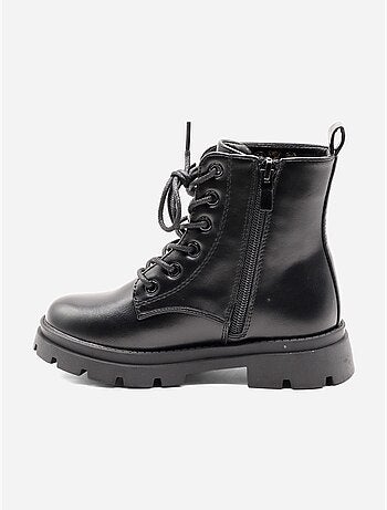 Botas com motivos decorativos