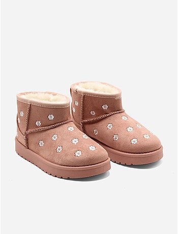 Botas com motivos florais