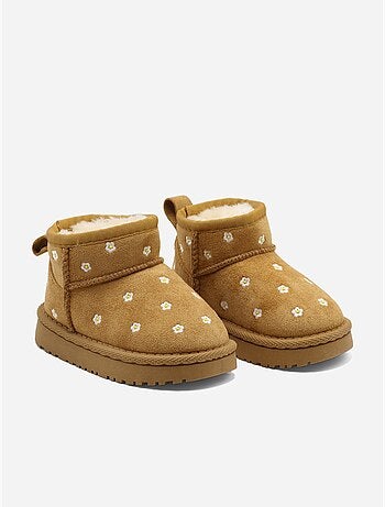 Botas com padrões