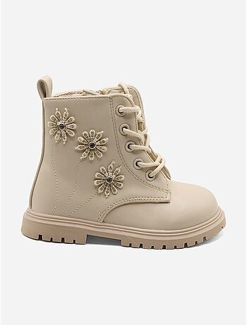 Botas com padrões