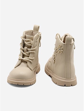 Botas com padrões