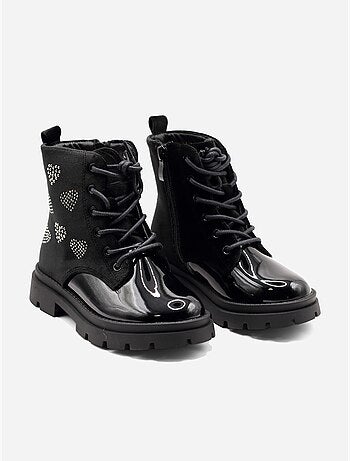 Botas com padrões