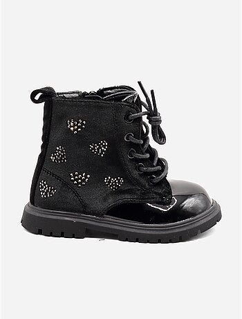 Botas com padrões