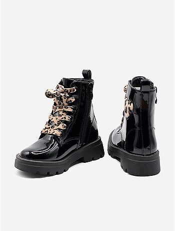 Botas com padrões