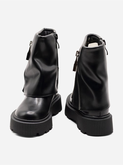 Botas com sola dentada - Kiabi Botas com sola dentada - Kiabi