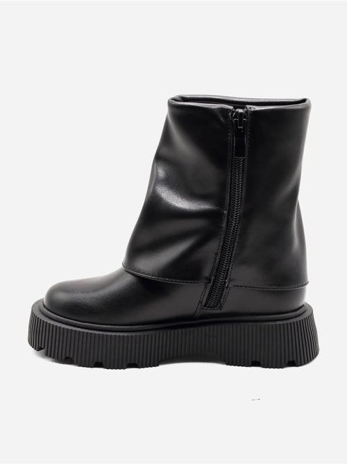 Botas com sola dentada - Kiabi Botas com sola dentada - Kiabi