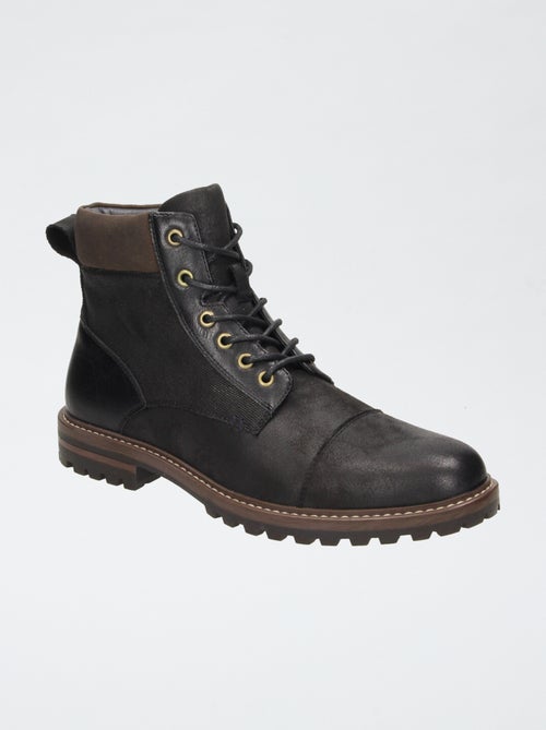 Botas com sola tratorada - Kiabi Botas com sola tratorada - Kiabi