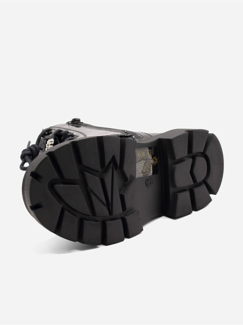 Botas com um laço decorativo Preto - Kiabi
