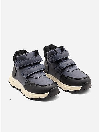 Botas com velcro