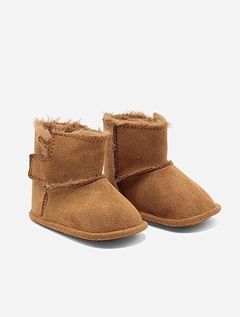 Botas com velcro