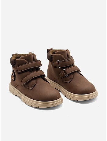 Botas com velcro