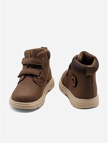 Botas com velcro