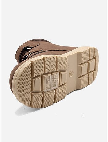 Botas com velcro